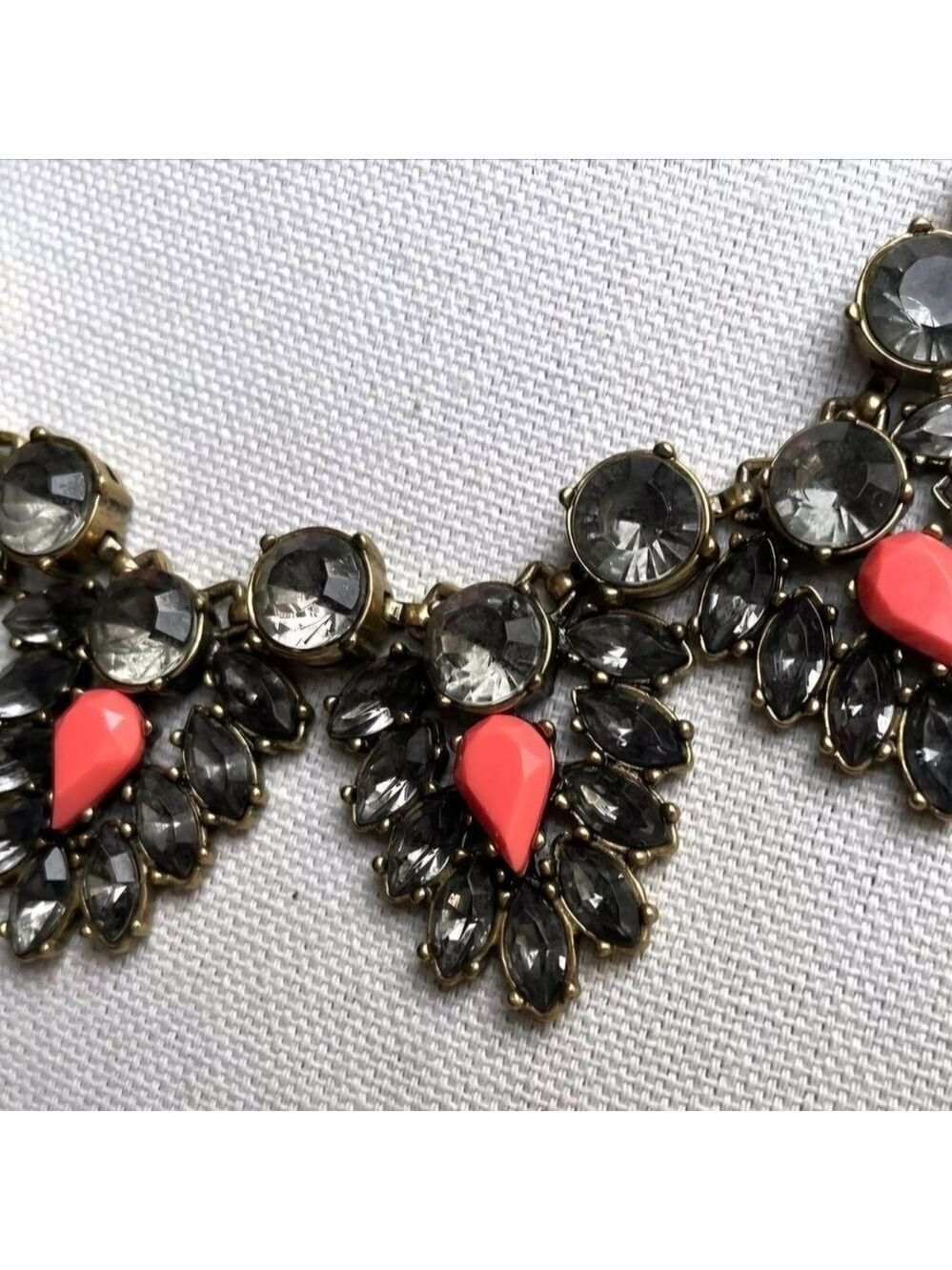 J CREW Aged Brass Gray Coral Chunky Art Deco Cluster Crystal Statement Necklace - Picture 4 of 9